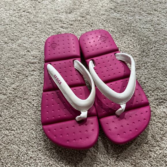 Crocs Pink & White Squared Thong Sandals Flip Flops Women's Size 8 Flats - Picture 2 of 9
